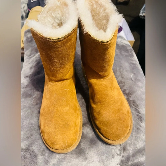 RARE UGG FLORENCE WOMEN BOOTS SUEDE CHESTNUT  Gold Zipper. Size 7  Like New! - Picture 2 of 9